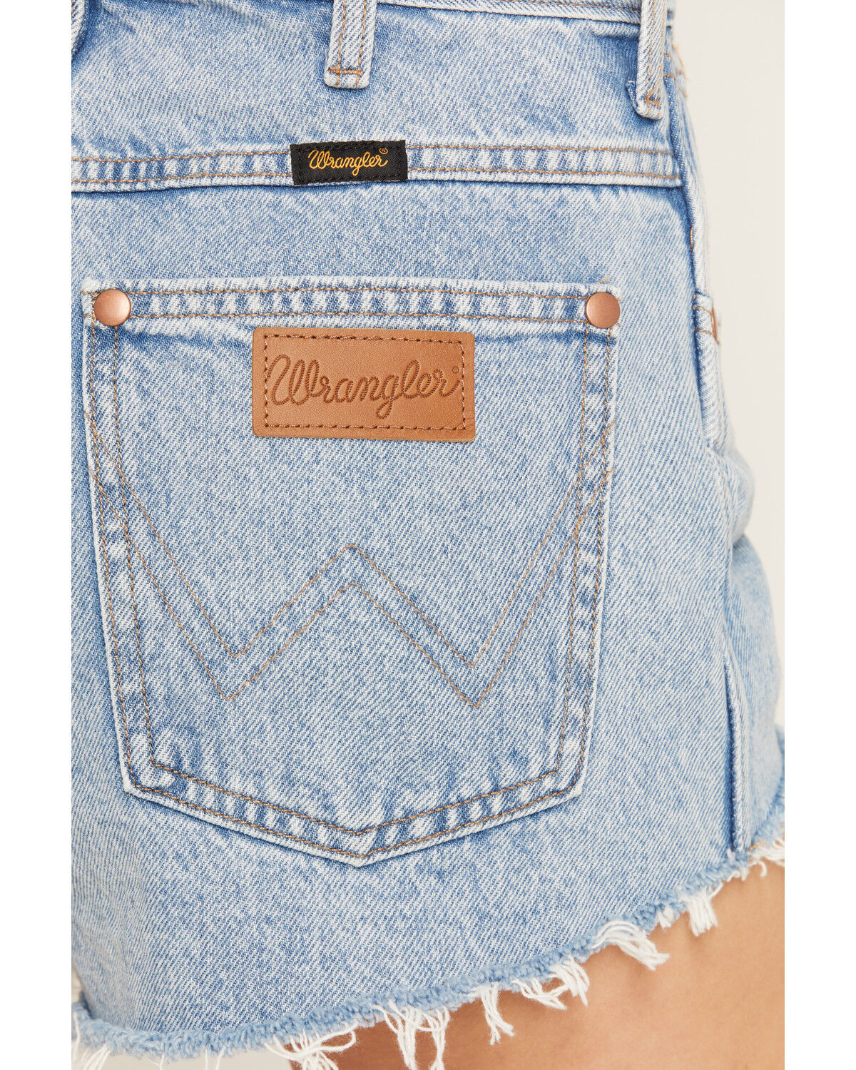 Image #4 - Wrangler Women's Bloom Light Wash High Rise Cowboy Denim Shorts, Light Wash, hi-res