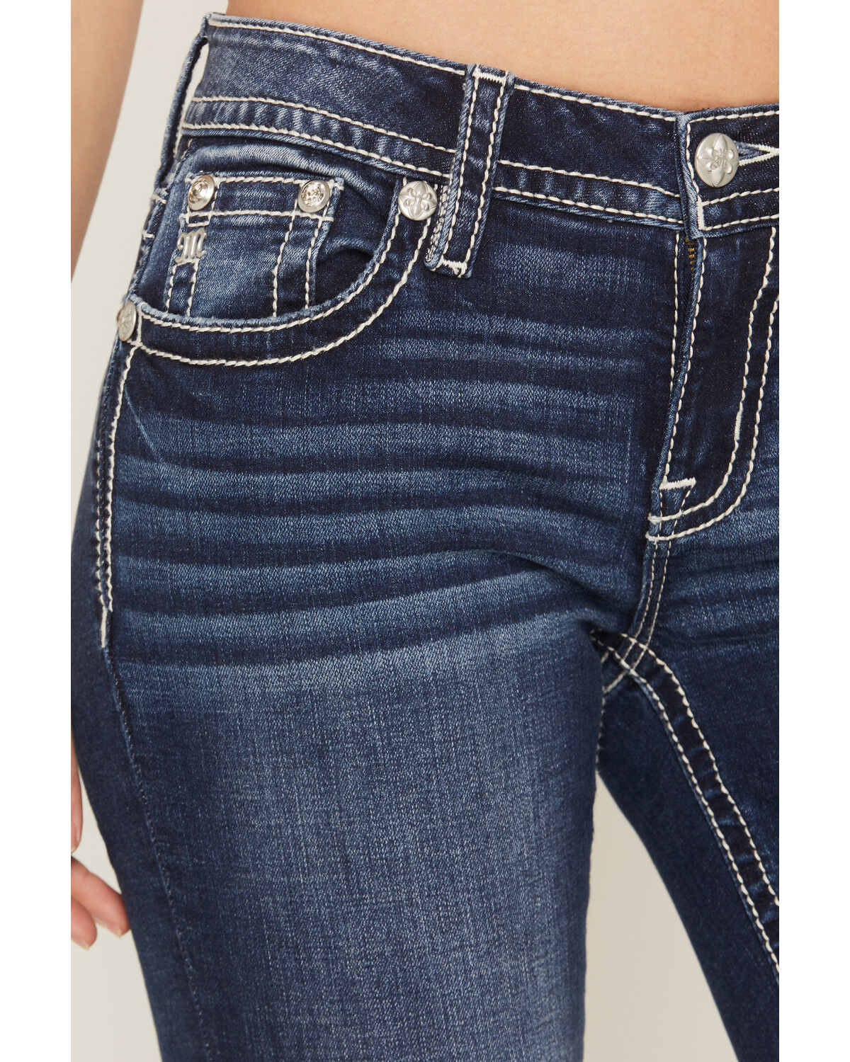 Image #4 - Miss Me Women's Dark Wash Mid Rise Steerhead Pocket 32" Bootcut Stretch Denim Jeans, Dark Wash, hi-res