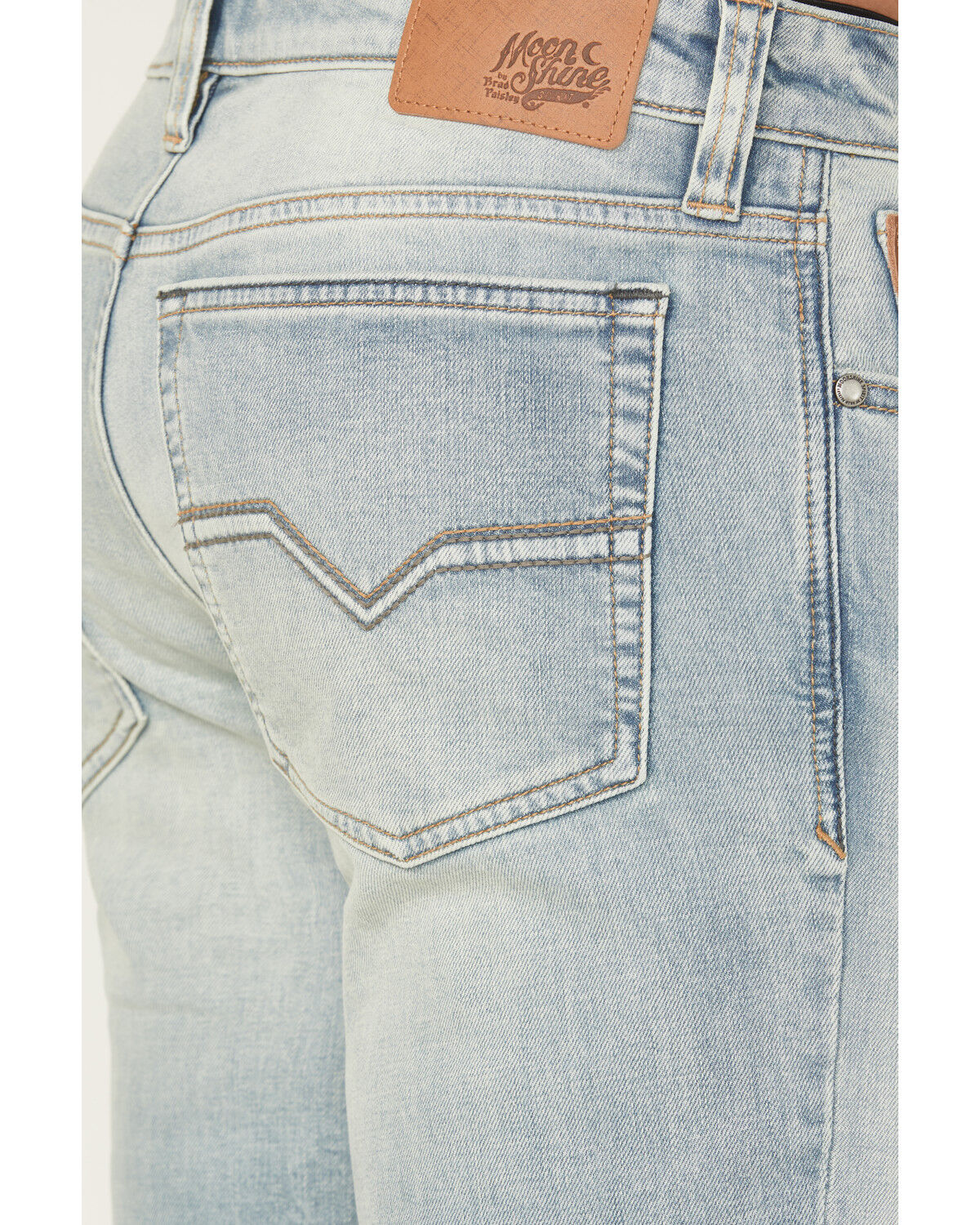 Image #4 - Moonshine Spirit&reg;  Men's Gotham Wash Decker Slim Straight Stretch Denim Jeans, Light Wash, hi-res