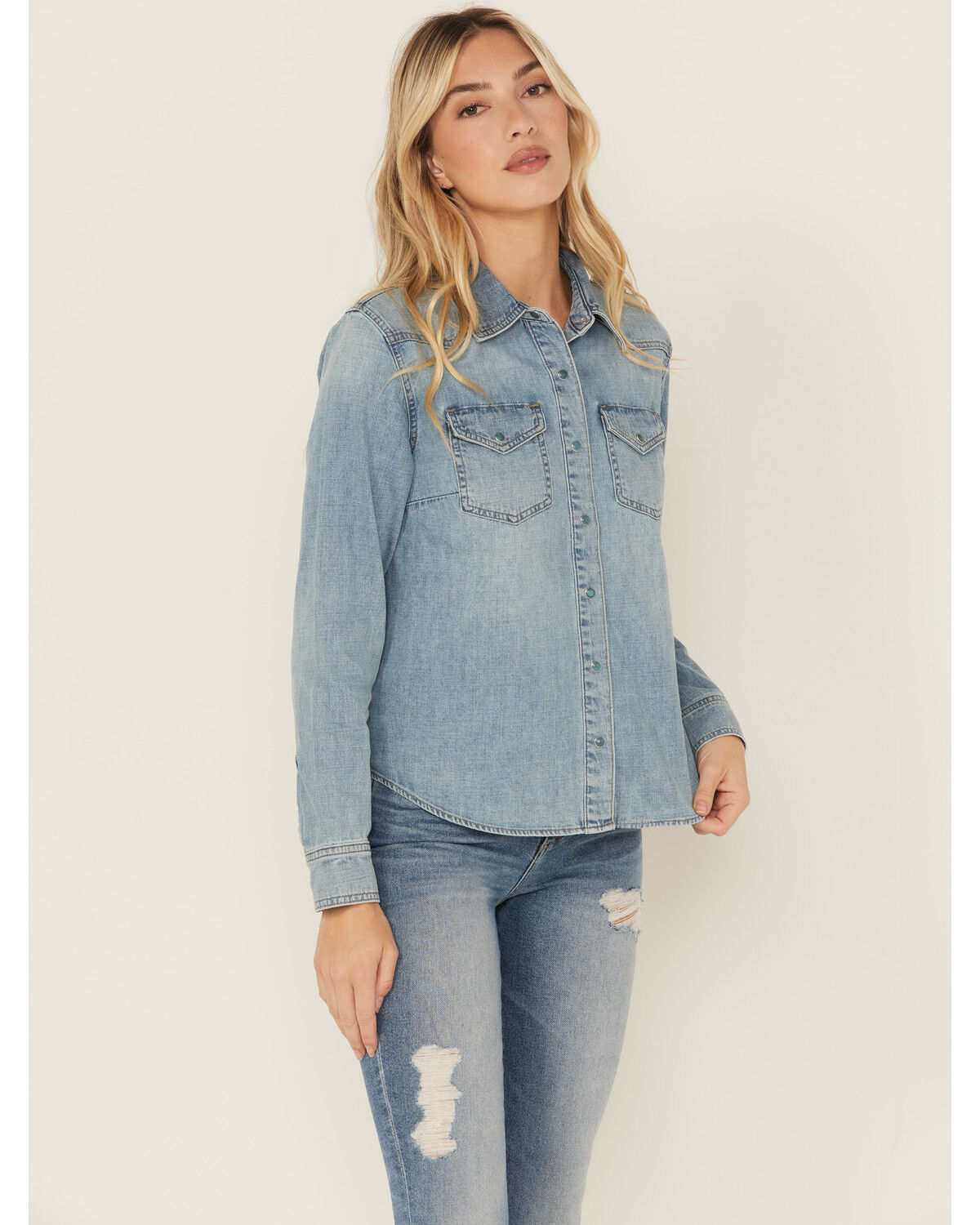 Idyllwind Women's Medium Wash Long Sleeve Snap Denim Shirt, Light Wash, hi-res